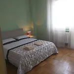 Lux 公寓 *