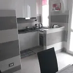 Lux 公寓 *